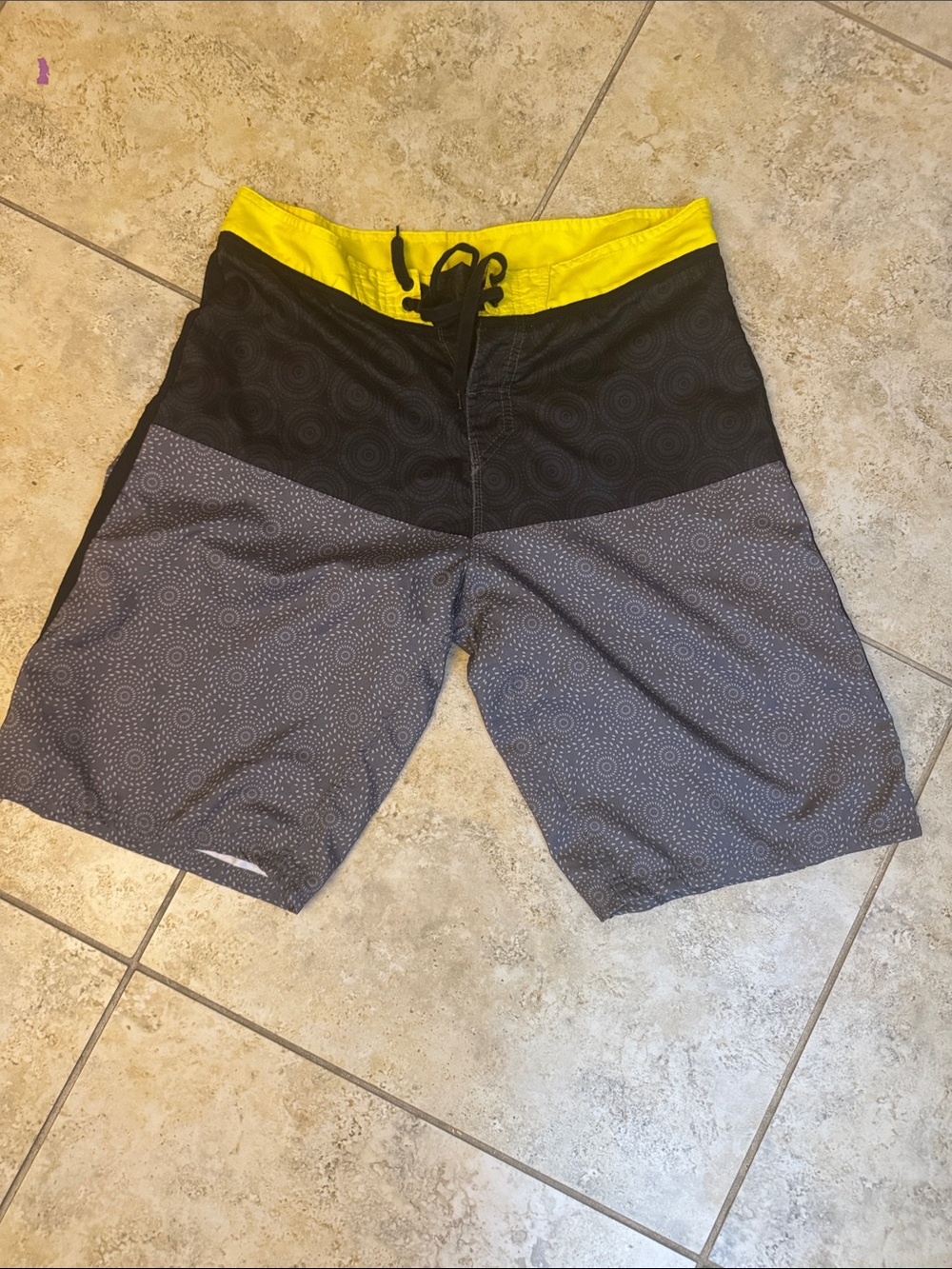 burnside Black & Yellow Colorblock Men's Swim Board Shorts